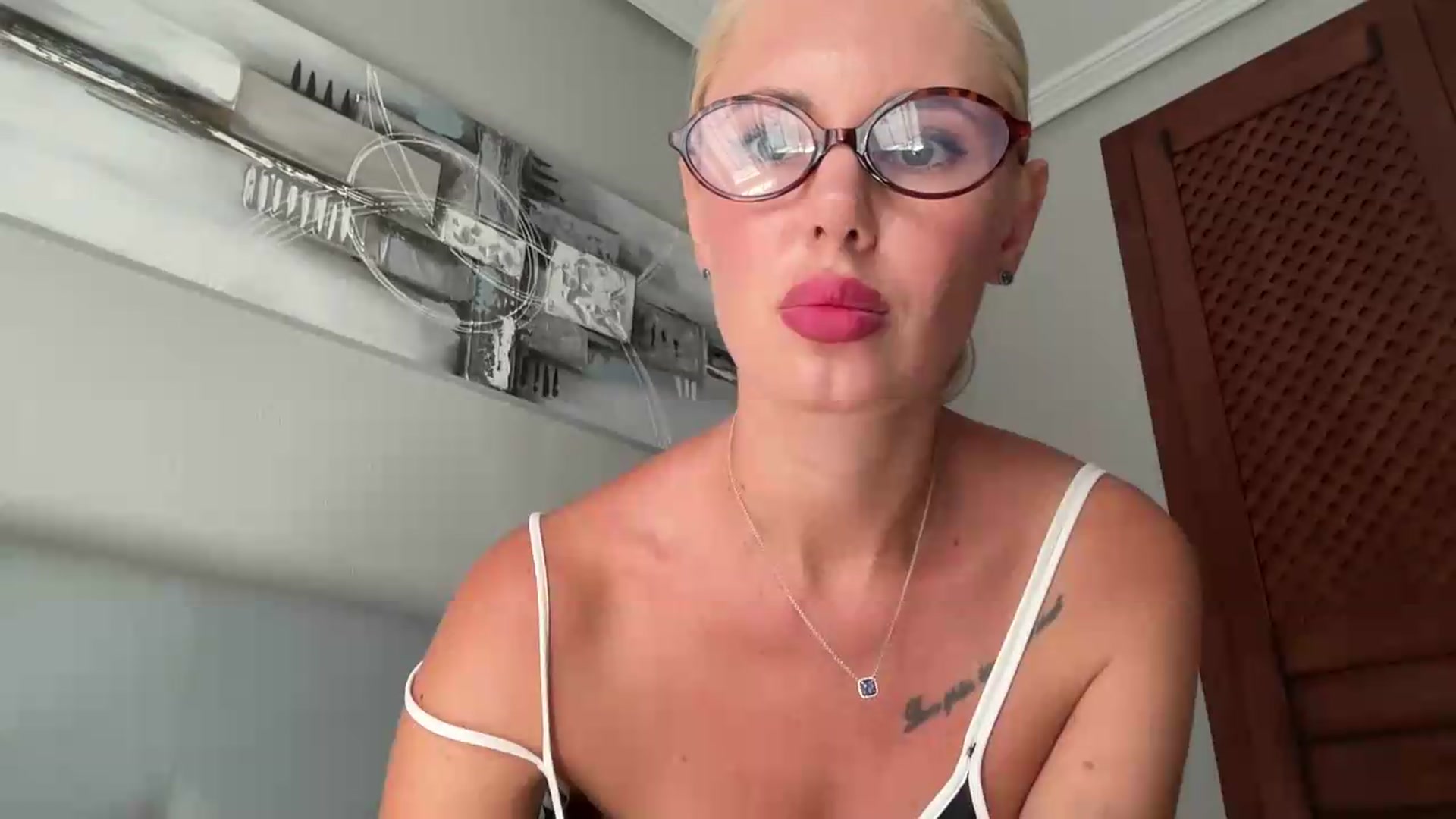 Gallery image thumbnail from AuroraKingg's myfreecams stream on, 09/02/2026, 15:53 image 5 of 20