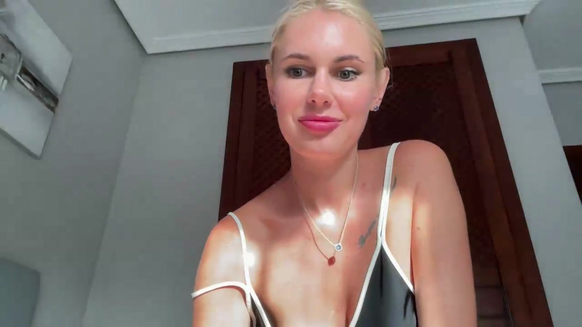 Gallery image thumbnail from AuroraKingg's myfreecams stream on, 09/02/2026, 16:49 image 19 of 20