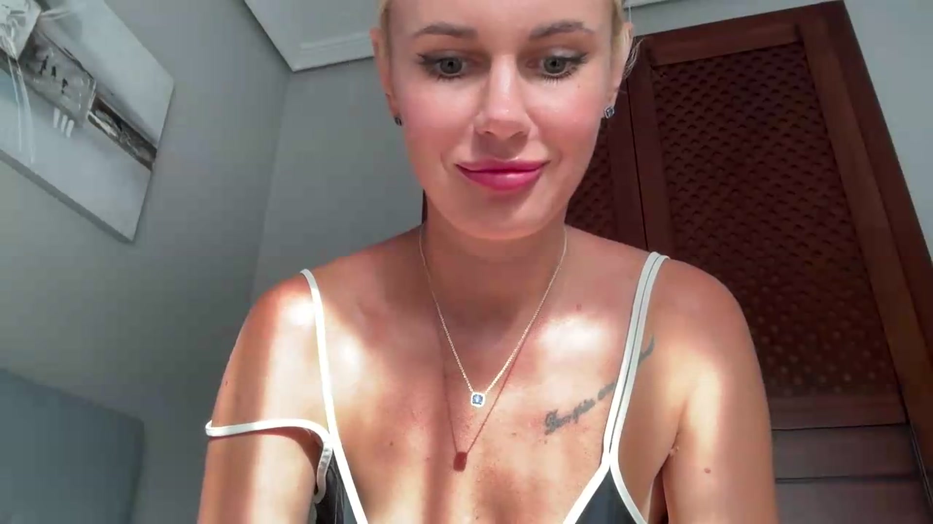 Gallery image thumbnail from AuroraKingg's myfreecams stream on, 09/02/2026, 16:49 image 16 of 20