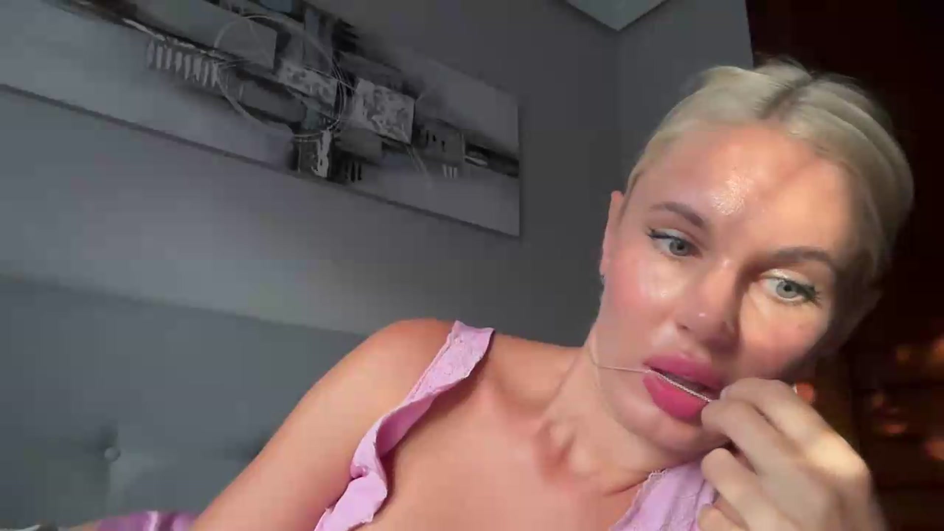 Gallery image thumbnail from AuroraKingg's myfreecams stream on, 09/03/2026, 17:43 image 19 of 20