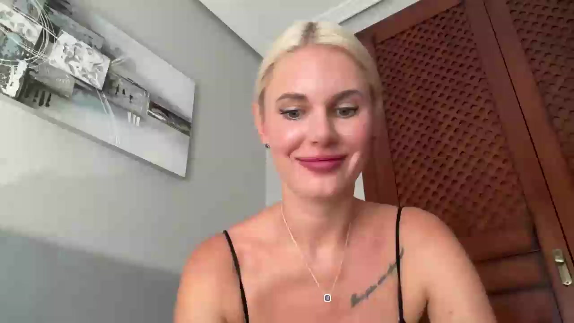 Gallery image thumbnail from AuroraKingg's myfreecams stream on, 09/04/2026, 17:23 image 1 of 20