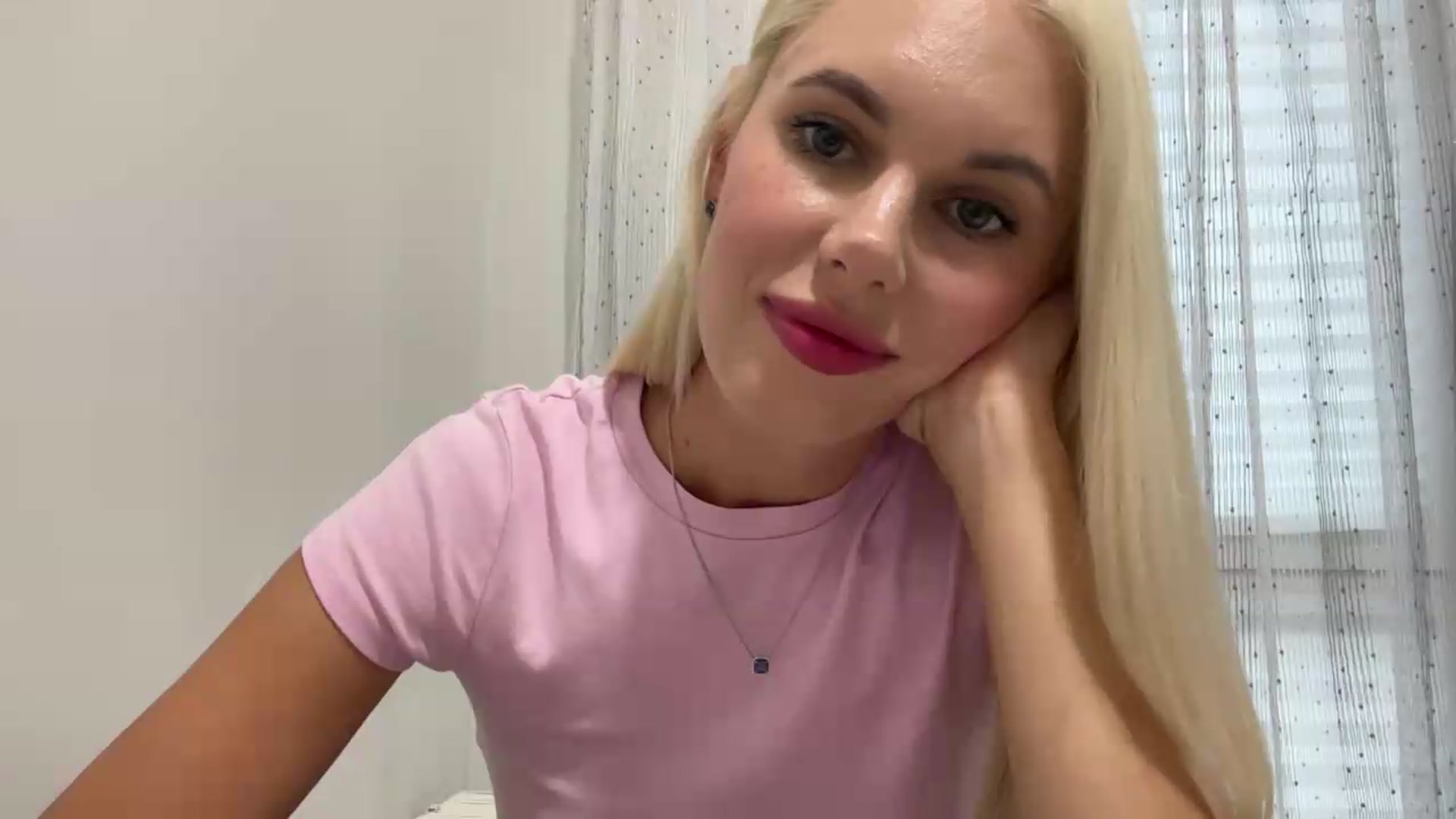 Gallery image thumbnail from AuroraKingg's myfreecams stream on, 09/18/2026, 15:59 image 10 of 20