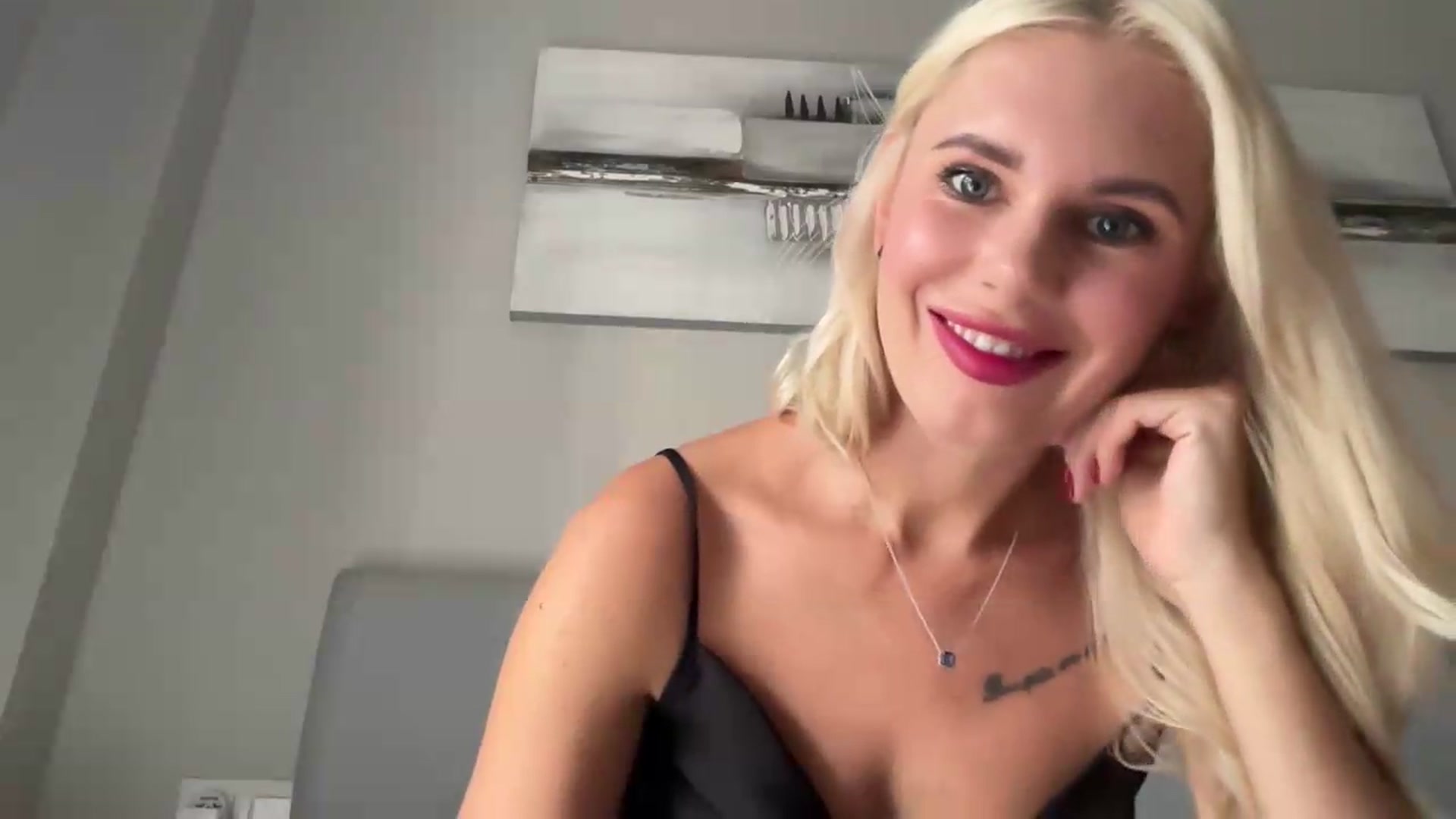 Gallery image thumbnail from AuroraKingg's myfreecams stream on, 09/24/2026, 09:34 image 10 of 20