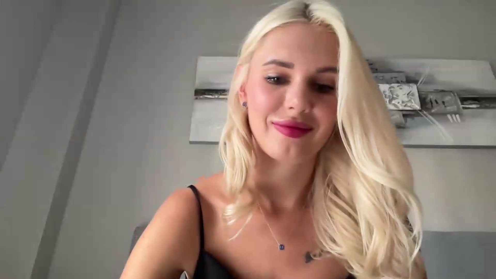 Gallery image thumbnail from AuroraKingg's myfreecams stream on, 09/24/2026, 09:34 image 12 of 20