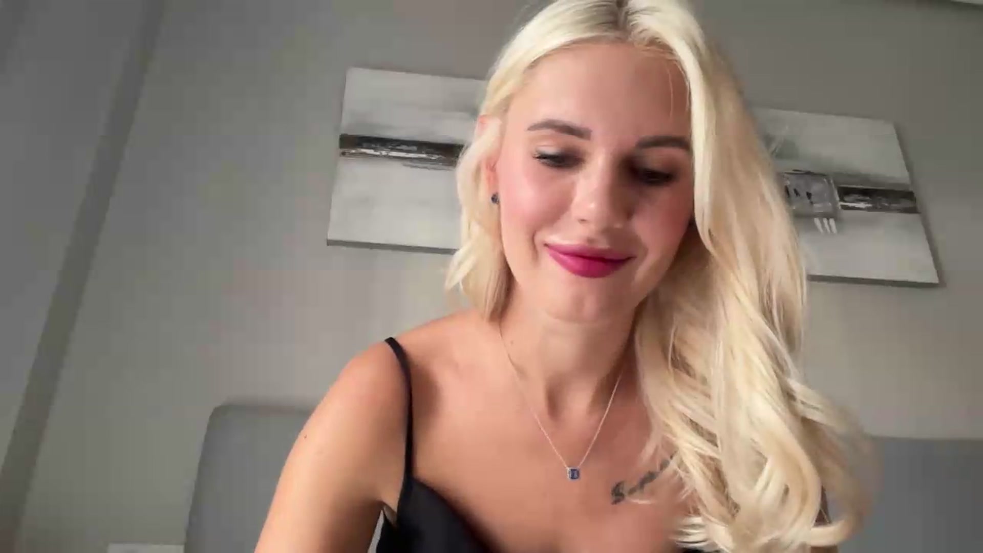 Gallery image thumbnail from AuroraKingg's myfreecams stream on, 09/24/2026, 09:34 image 4 of 20