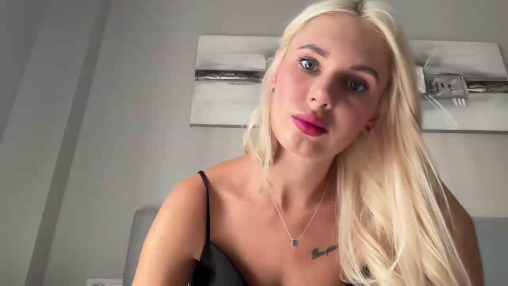 Gallery image thumbnail from AuroraKingg's myfreecams stream on, 09/24/2026, 09:34 image 14 of 20