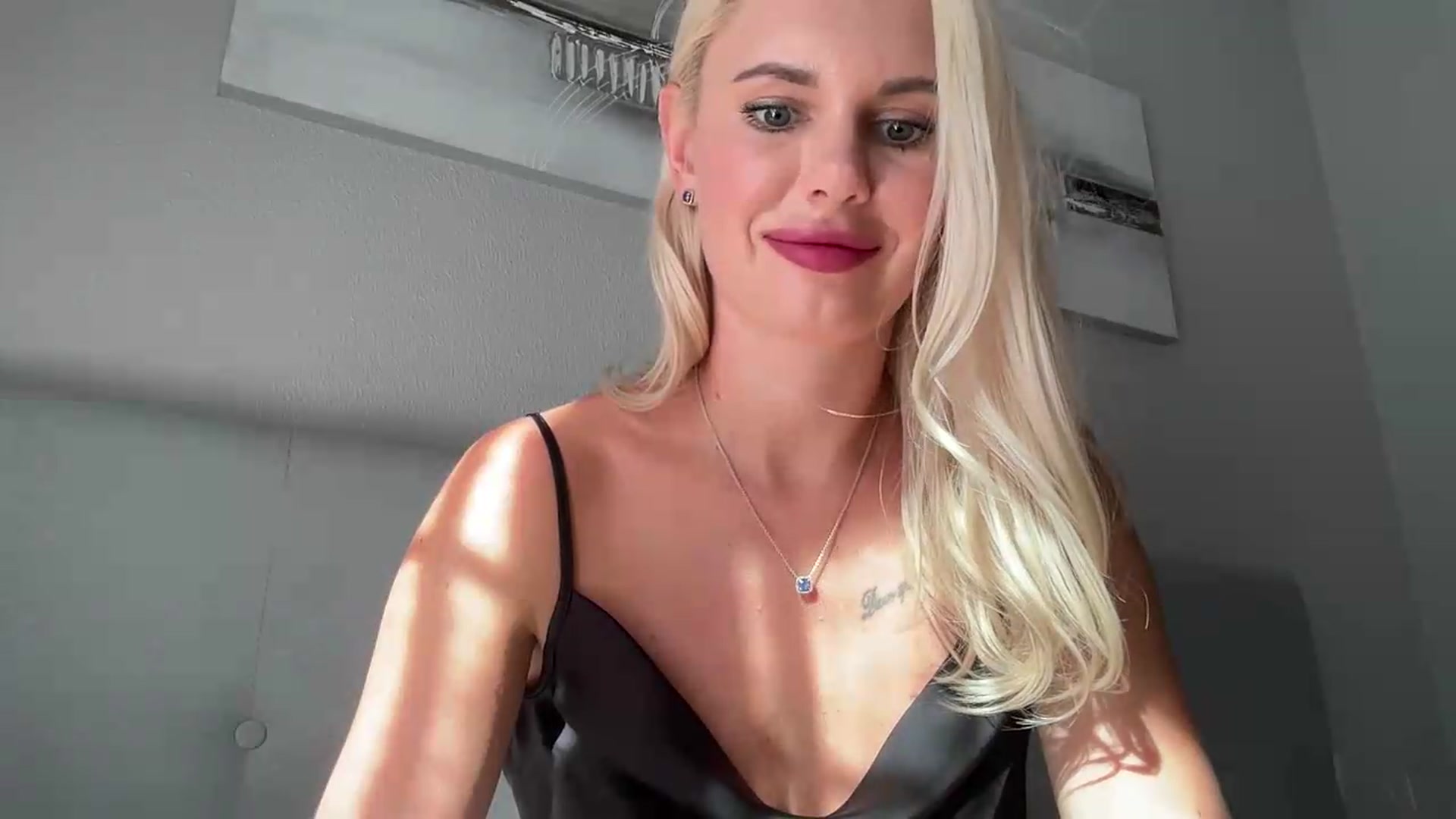 Gallery image thumbnail from AuroraKingg's myfreecams stream on, 09/24/2026, 16:27 image 10 of 20