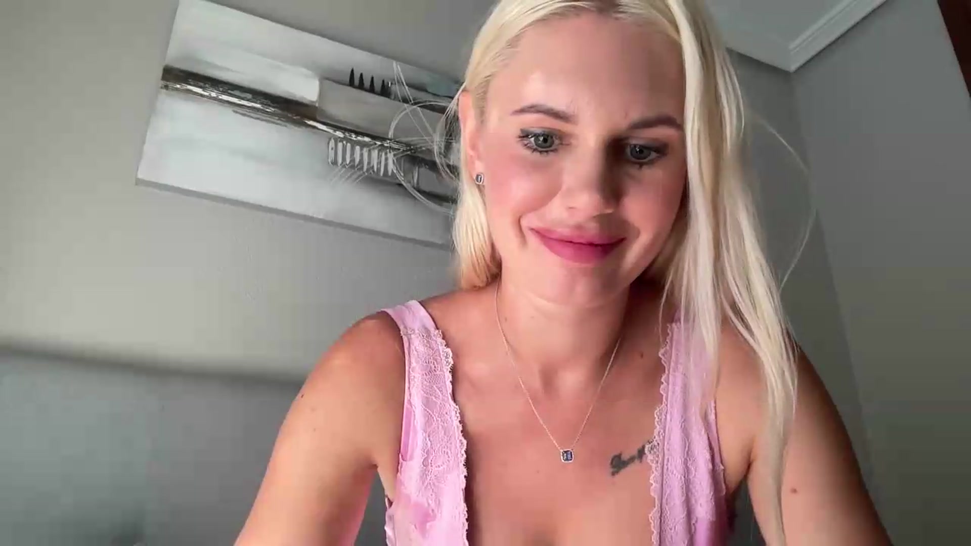 Gallery image thumbnail from AuroraKingg's myfreecams stream on, 09/25/2026, 16:36 image 4 of 20