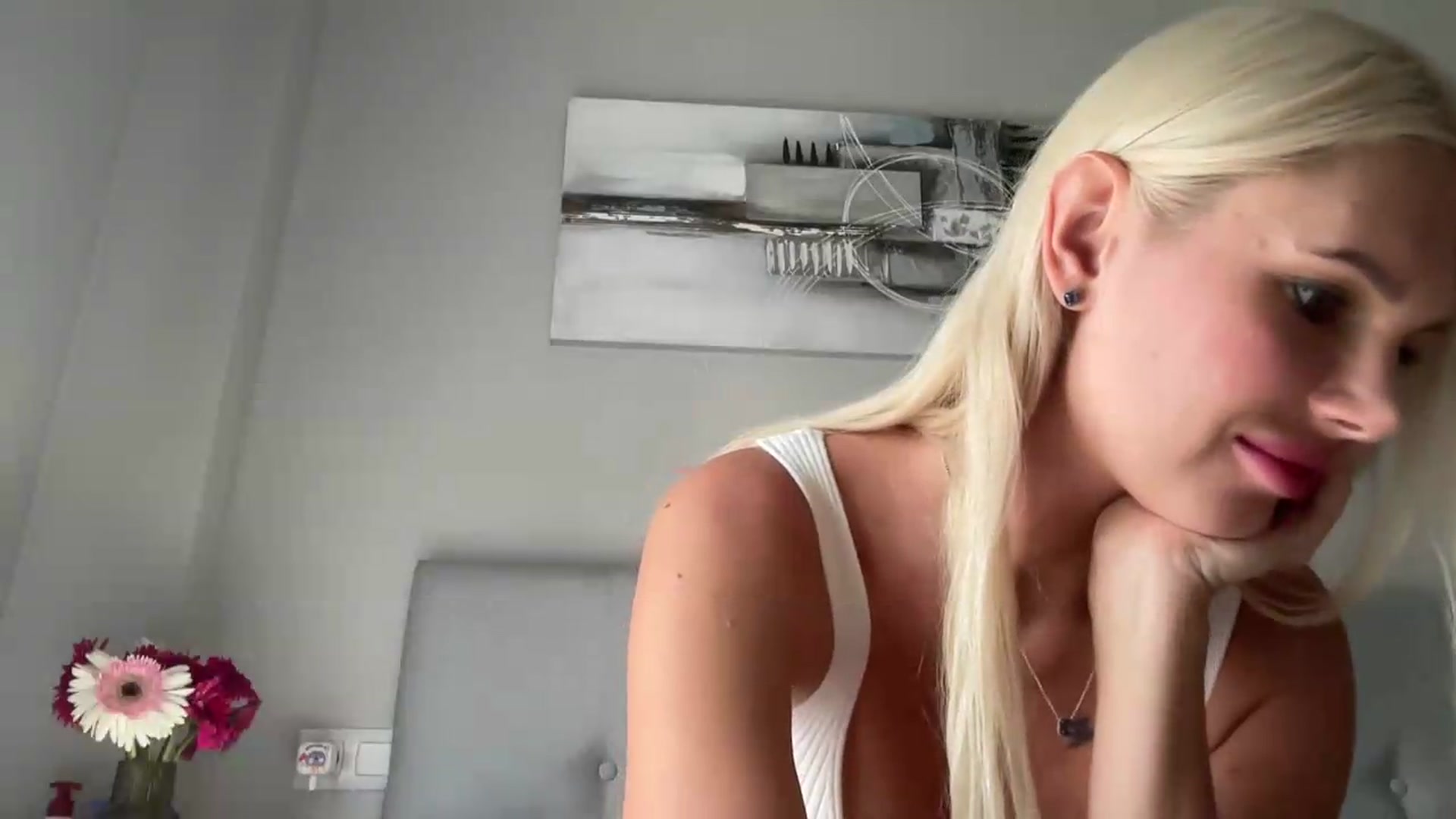 Gallery image thumbnail from AuroraKingg's myfreecams stream on, 09/29/2026, 15:21 image 15 of 20