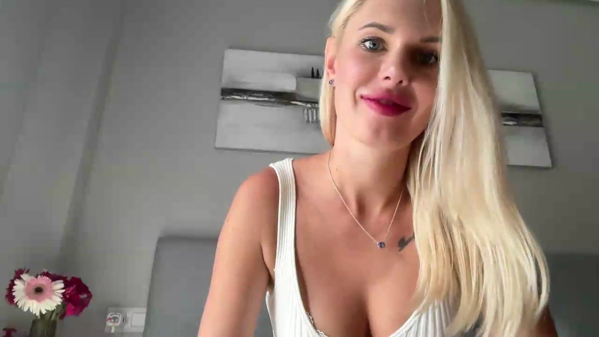 Gallery image thumbnail from AuroraKingg's myfreecams stream on, 09/29/2026, 15:21 image 12 of 20