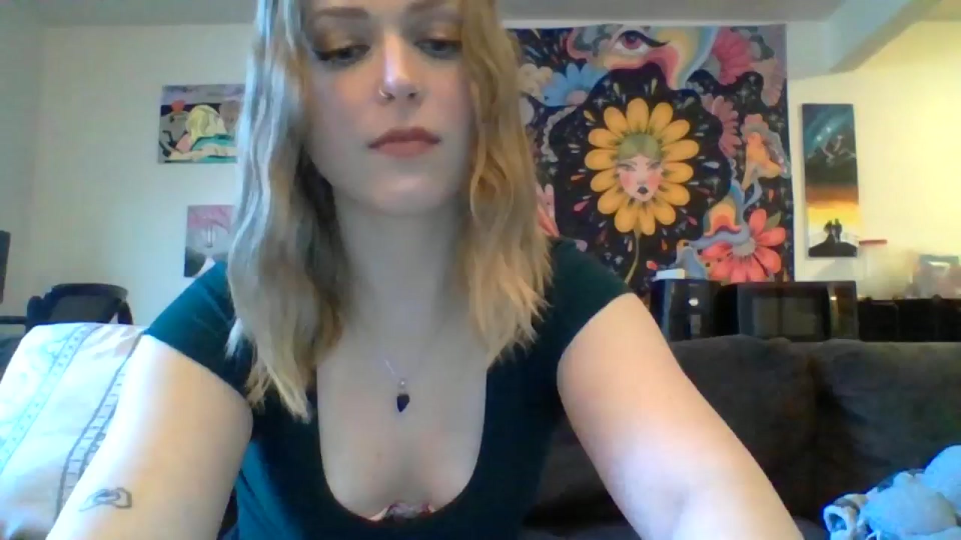 Gallery image thumbnail from AuroraLightz's myfreecams stream on, 08/29/2024, 21:46 image 9 of 20