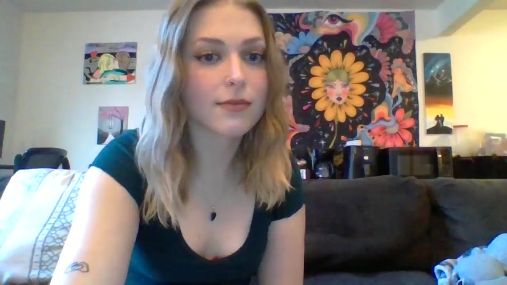 Gallery image thumbnail from AuroraLightz's myfreecams stream on, 08/29/2024, 21:46 image 12 of 20