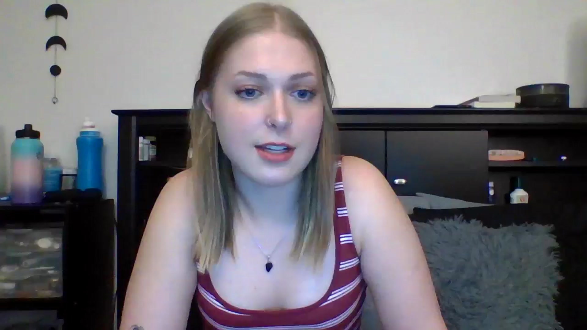 Gallery image thumbnail from AuroraLightz's myfreecams stream on, 08/31/2024, 24:08 image 5 of 20
