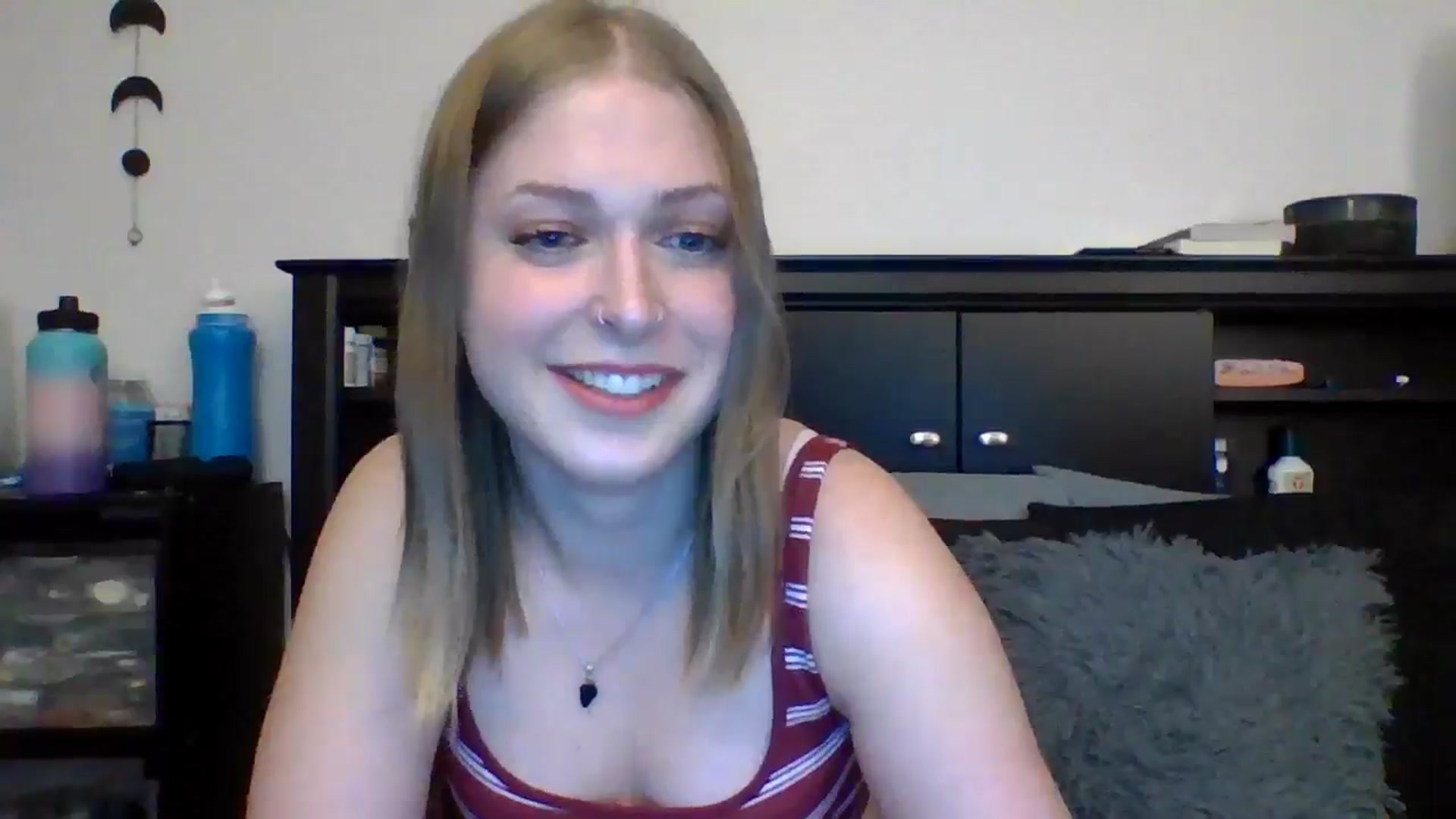 Gallery image thumbnail from AuroraLightz's myfreecams stream on, 08/31/2024, 24:08 image 13 of 20
