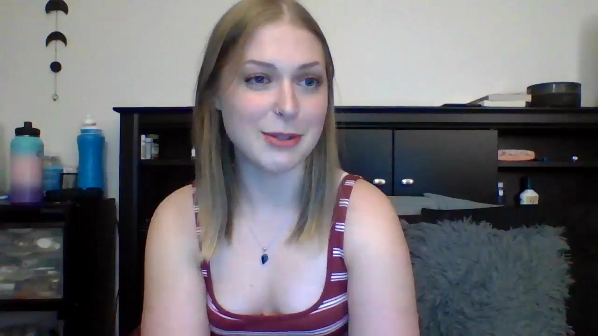 Gallery image thumbnail from AuroraLightz's myfreecams stream on, 08/31/2024, 24:08 image 8 of 20