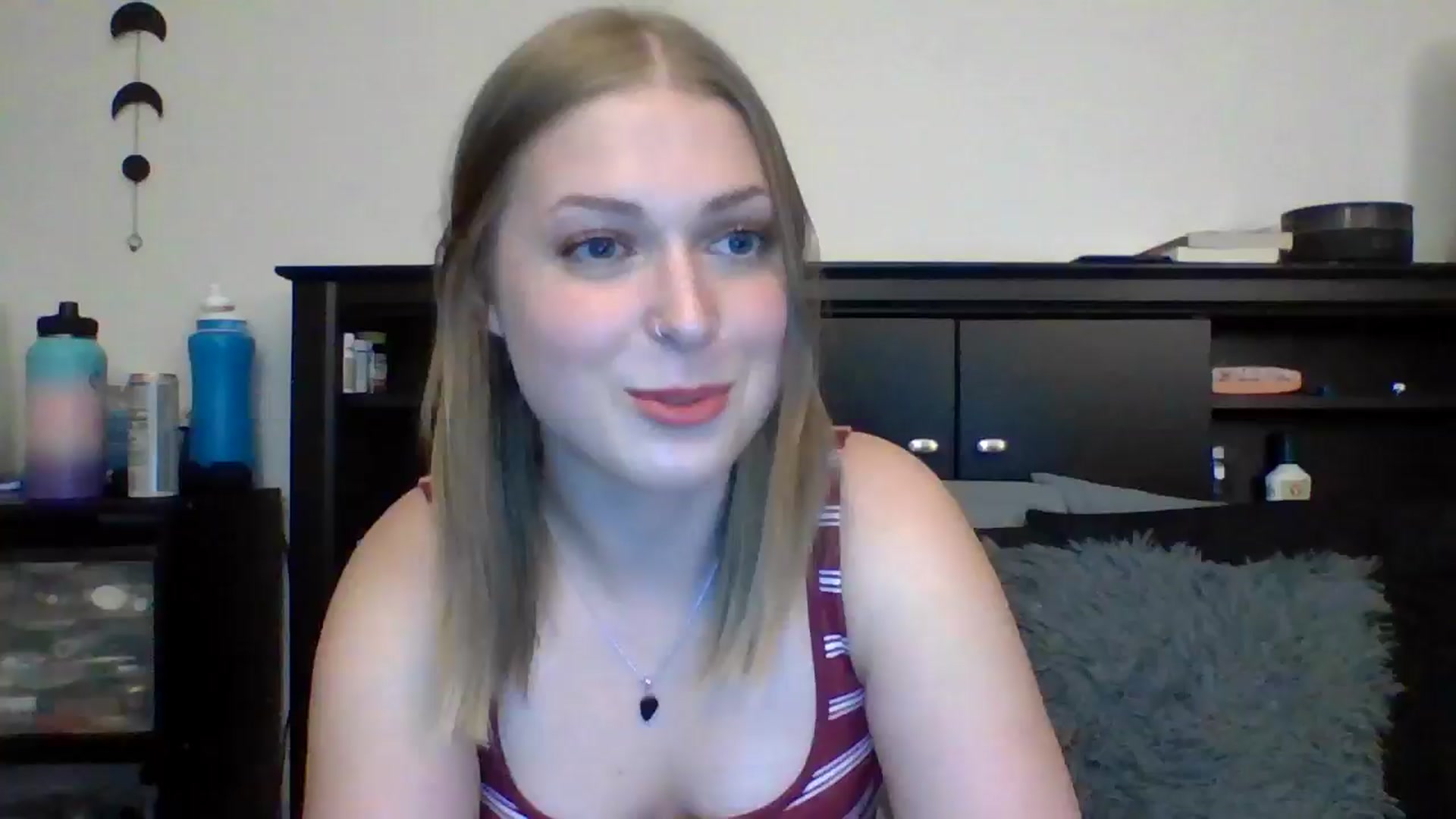 Gallery image thumbnail from AuroraLightz's myfreecams stream on, 08/31/2024, 24:08 image 19 of 20