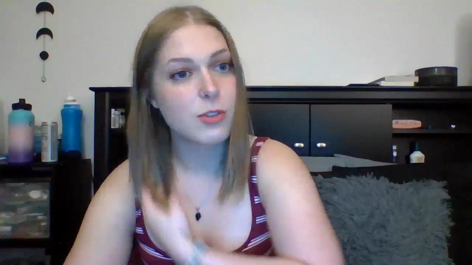 Gallery image thumbnail from AuroraLightz's myfreecams stream on, 08/31/2024, 24:08 image 17 of 20