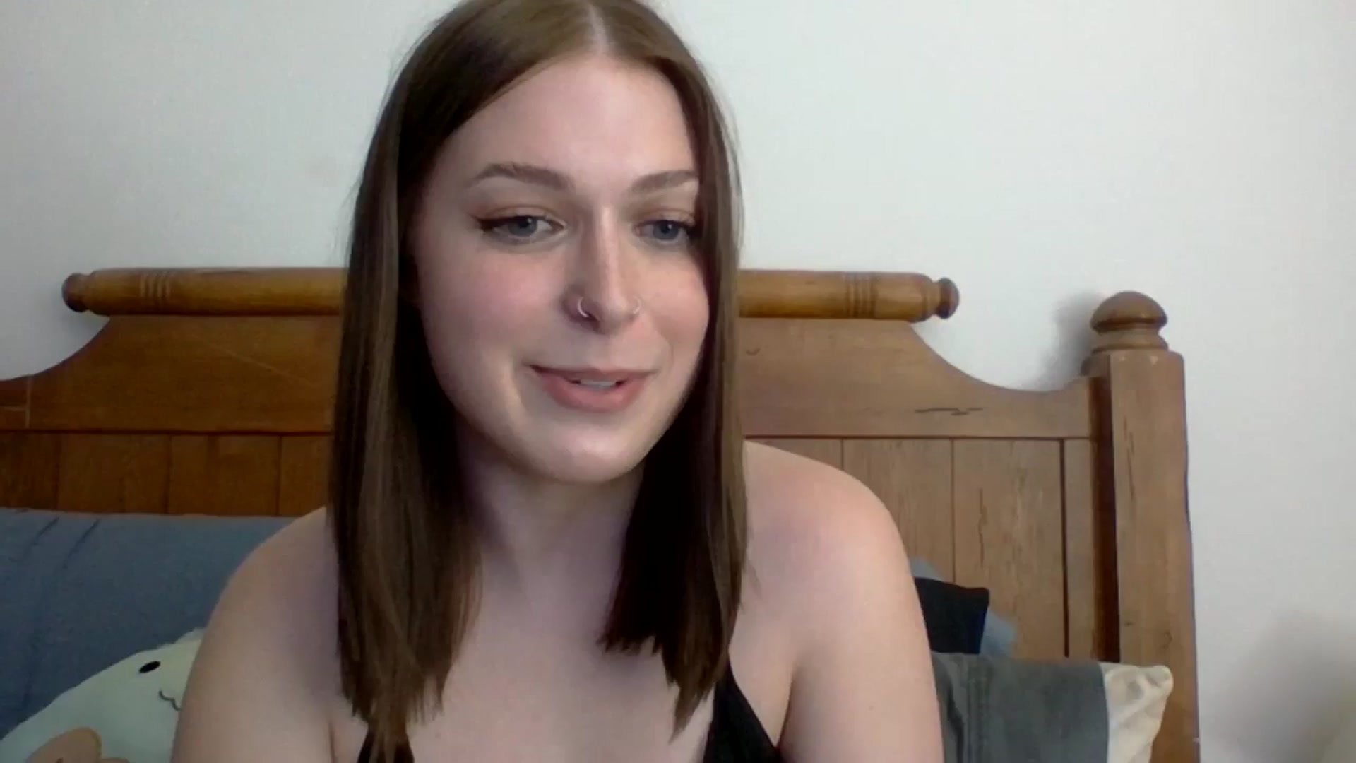 Gallery image thumbnail from AuroraLightz's myfreecams stream on, 10/15/2024, 21:49 image 16 of 20
