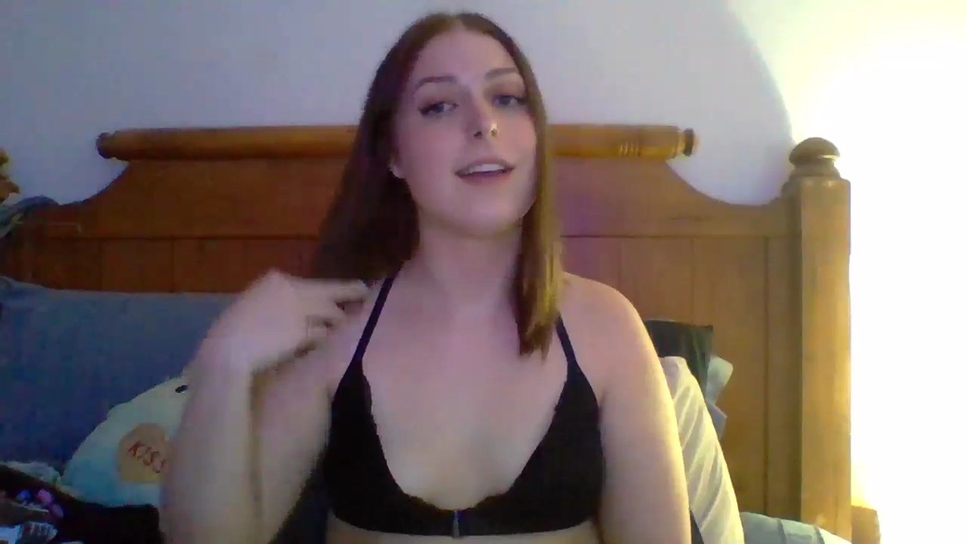 Gallery image thumbnail from AuroraLightz's myfreecams stream on, 10/15/2024, 23:48 image 4 of 20