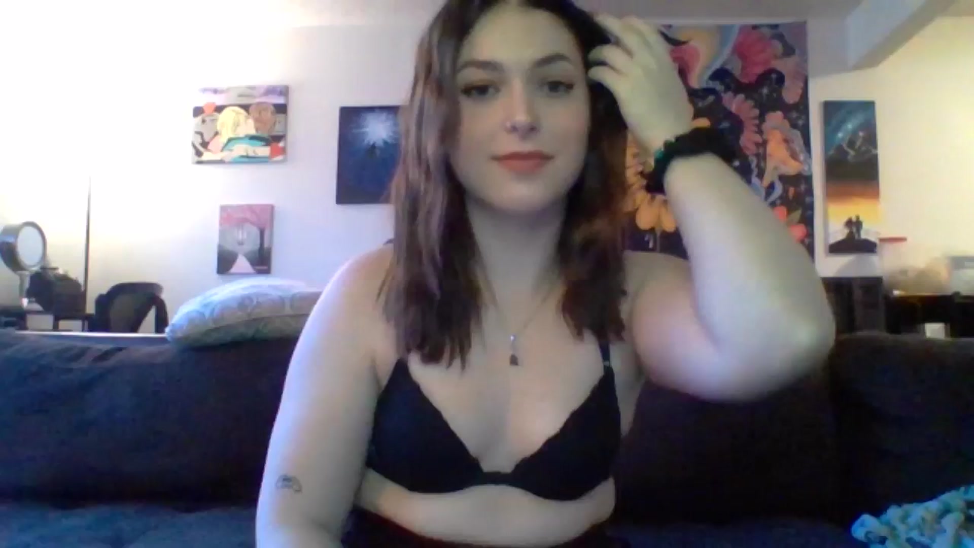 Gallery image thumbnail from AuroraLightz's myfreecams stream on, 12/30/2024, 20:56 image 1 of 20