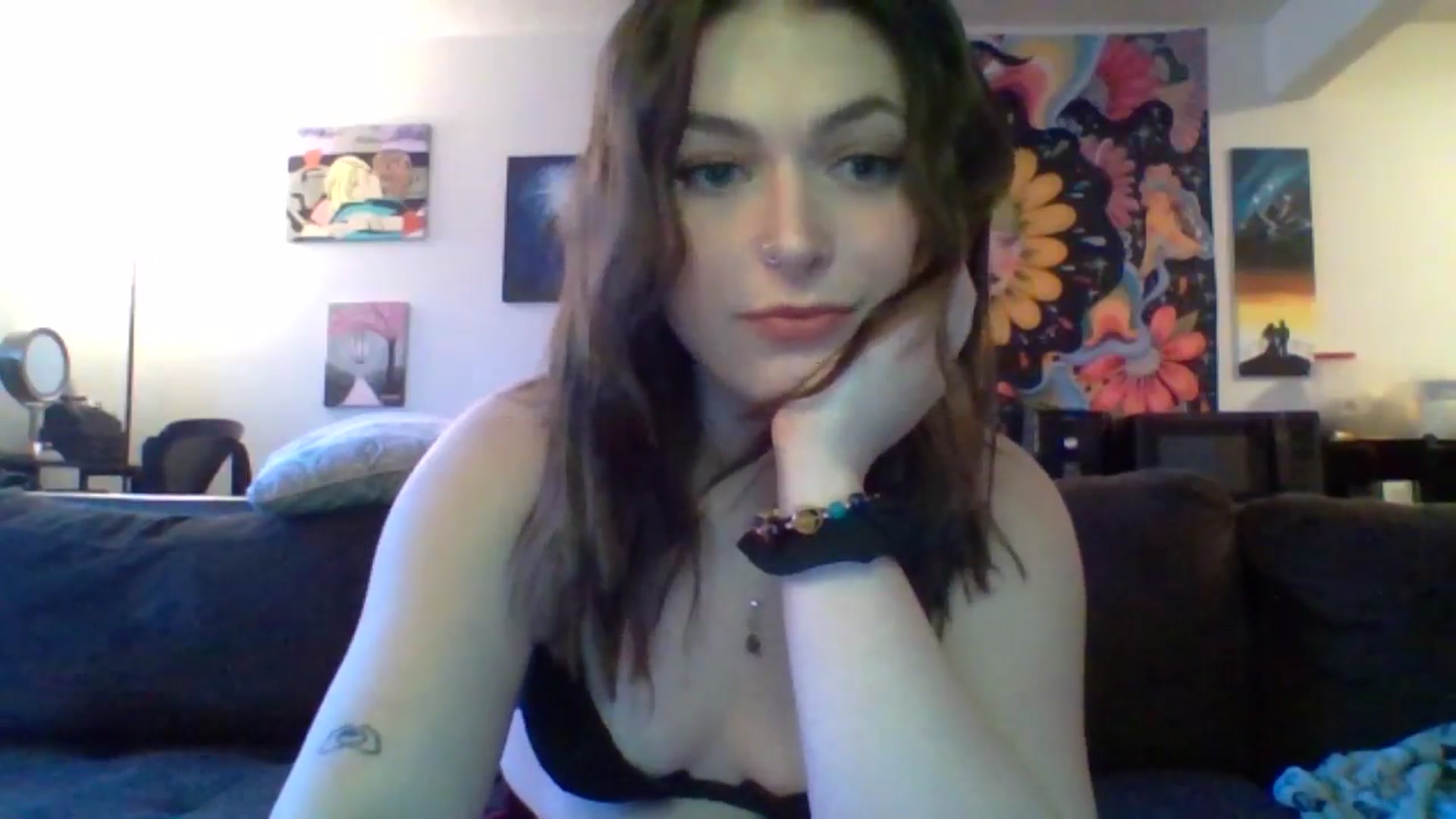 Gallery image thumbnail from AuroraLightz's myfreecams stream on, 12/30/2024, 20:56 image 2 of 20