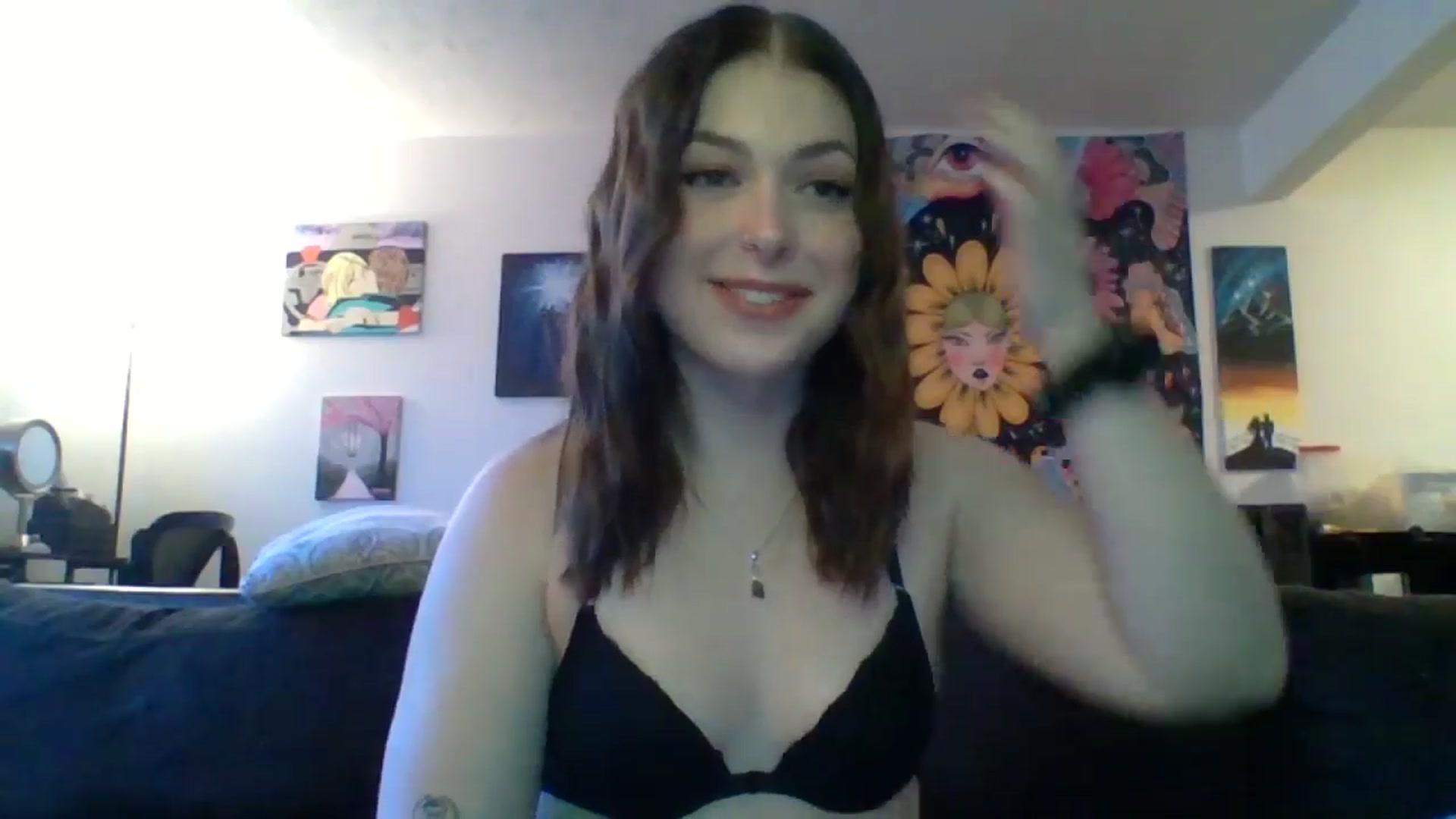 Gallery image thumbnail from AuroraLightz's myfreecams stream on, 12/30/2024, 20:56 image 16 of 20