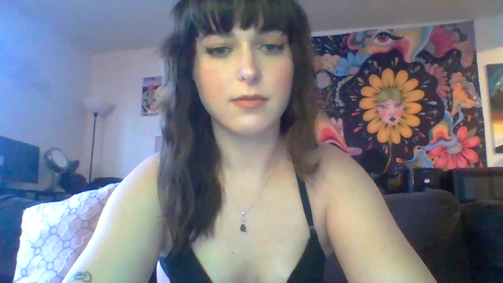Gallery image thumbnail from AuroraLightz's myfreecams stream on, 04/07/2025, 17:13 image 13 of 20