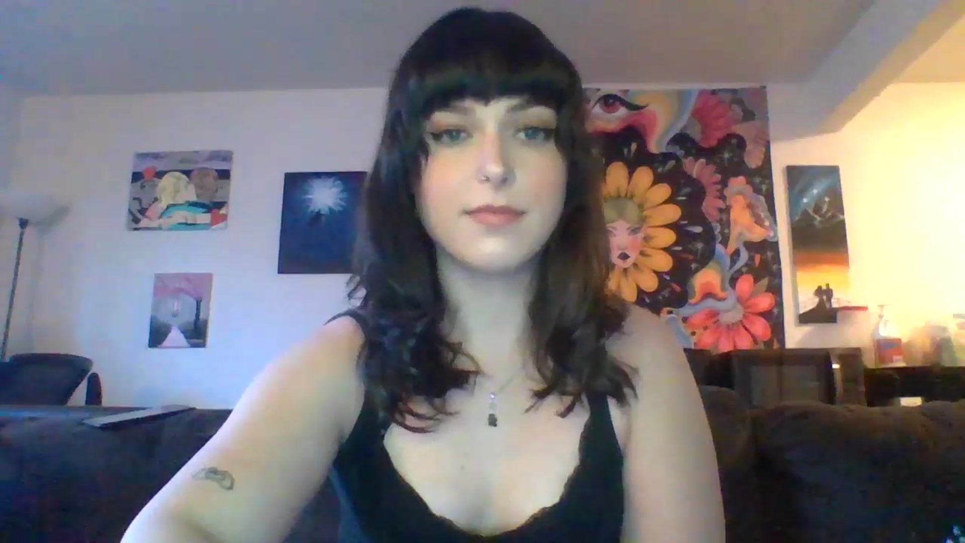 Gallery image thumbnail from AuroraLightz's myfreecams stream on, 04/19/2025, 16:02 image 8 of 20
