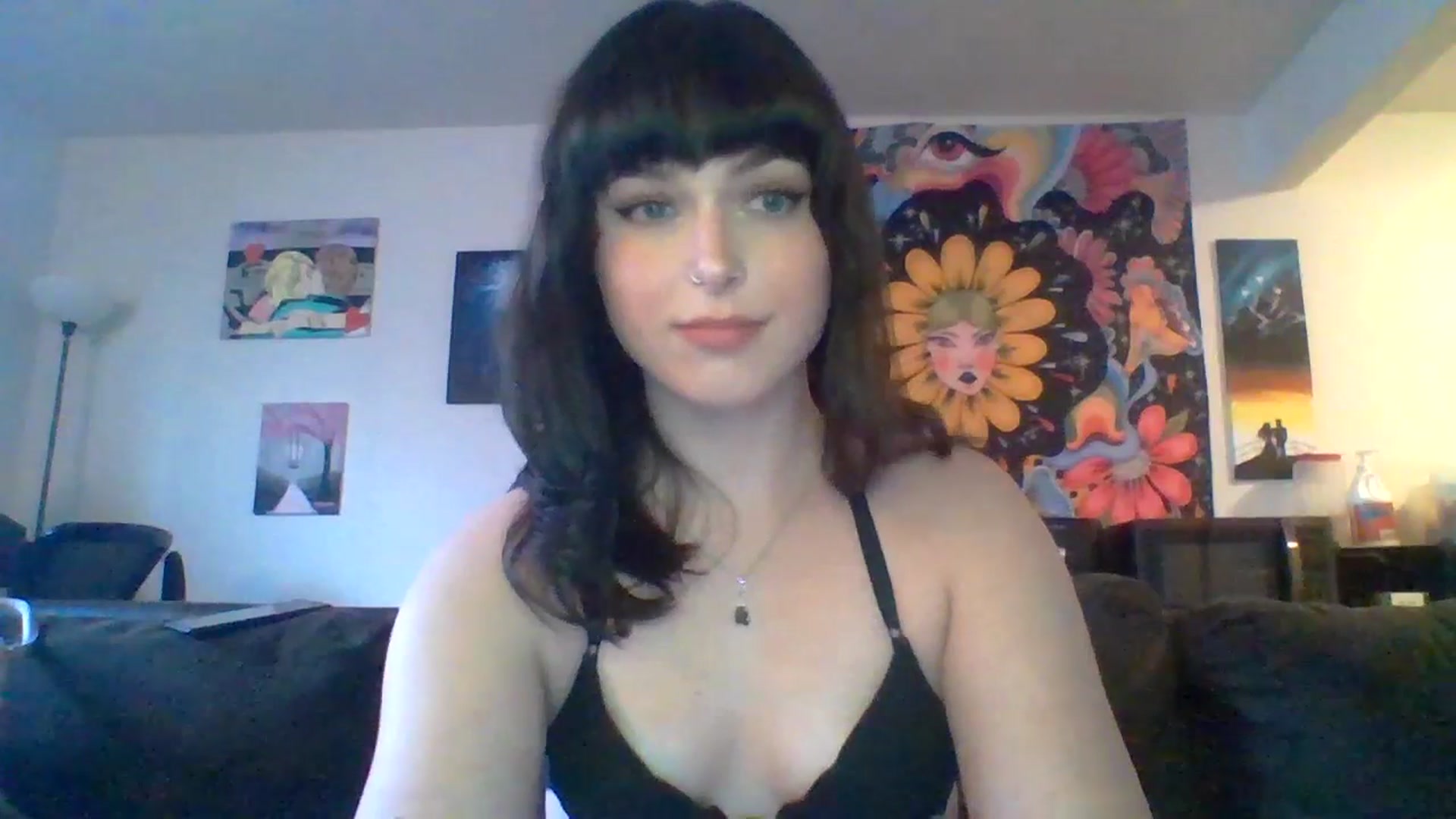 Gallery image thumbnail from AuroraLightz's myfreecams stream on, 04/19/2025, 16:30 image 15 of 20
