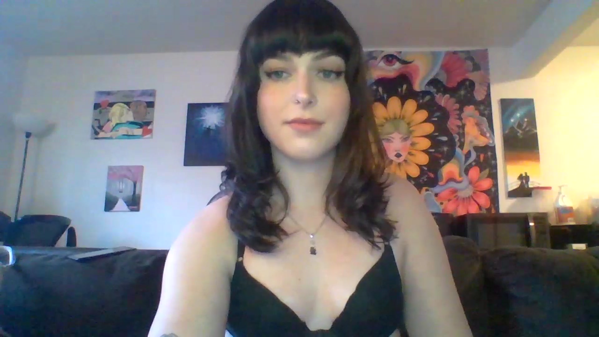 Gallery image thumbnail from AuroraLightz's myfreecams stream on, 04/19/2025, 16:30 image 18 of 20