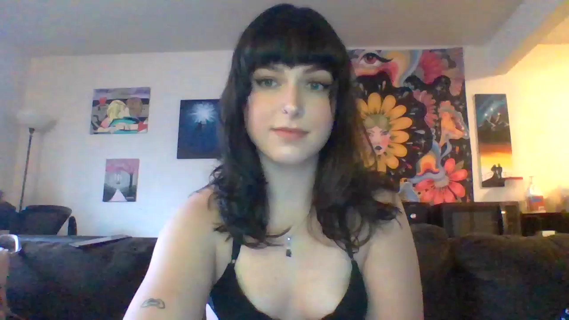 Gallery image thumbnail from AuroraLightz's myfreecams stream on, 04/19/2025, 16:56 image 10 of 20