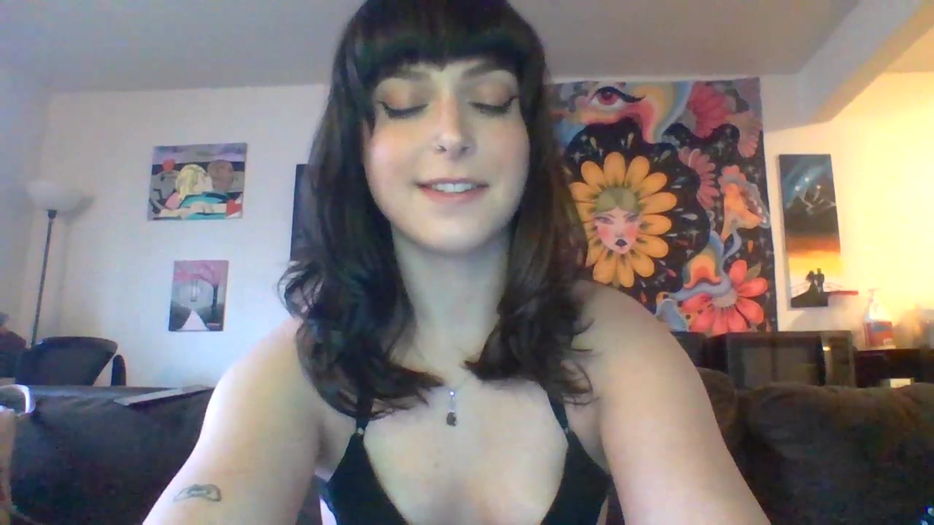 Gallery image thumbnail from AuroraLightz's myfreecams stream on, 04/19/2025, 16:56 image 12 of 20