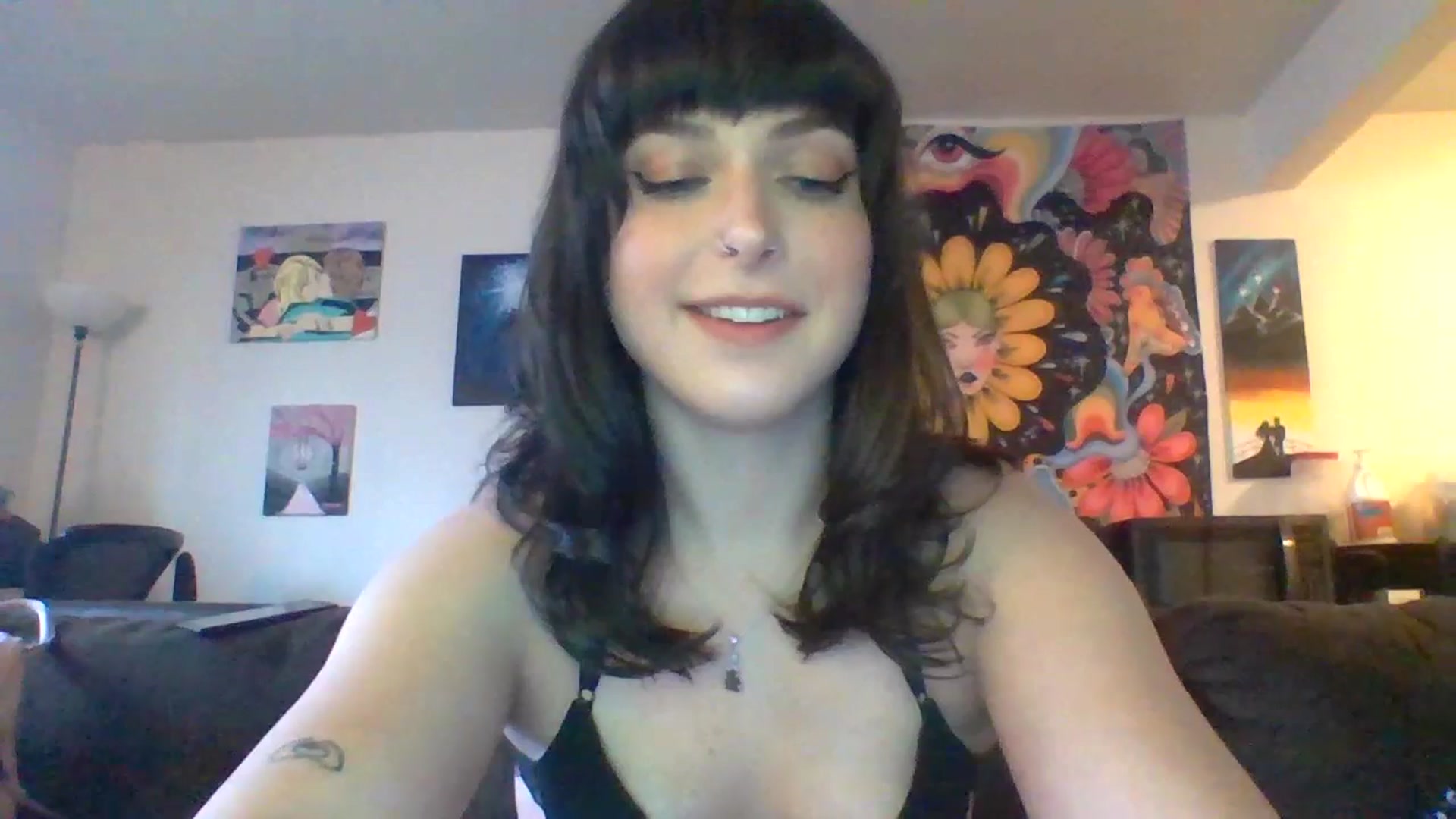 Gallery image thumbnail from AuroraLightz's myfreecams stream on, 04/19/2025, 16:56 image 11 of 20