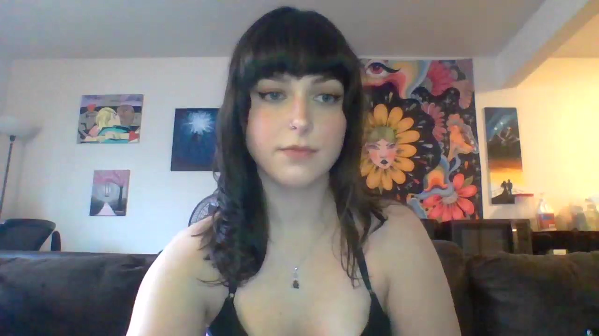 Gallery image thumbnail from AuroraLightz's myfreecams stream on, 04/19/2025, 19:02 image 13 of 20