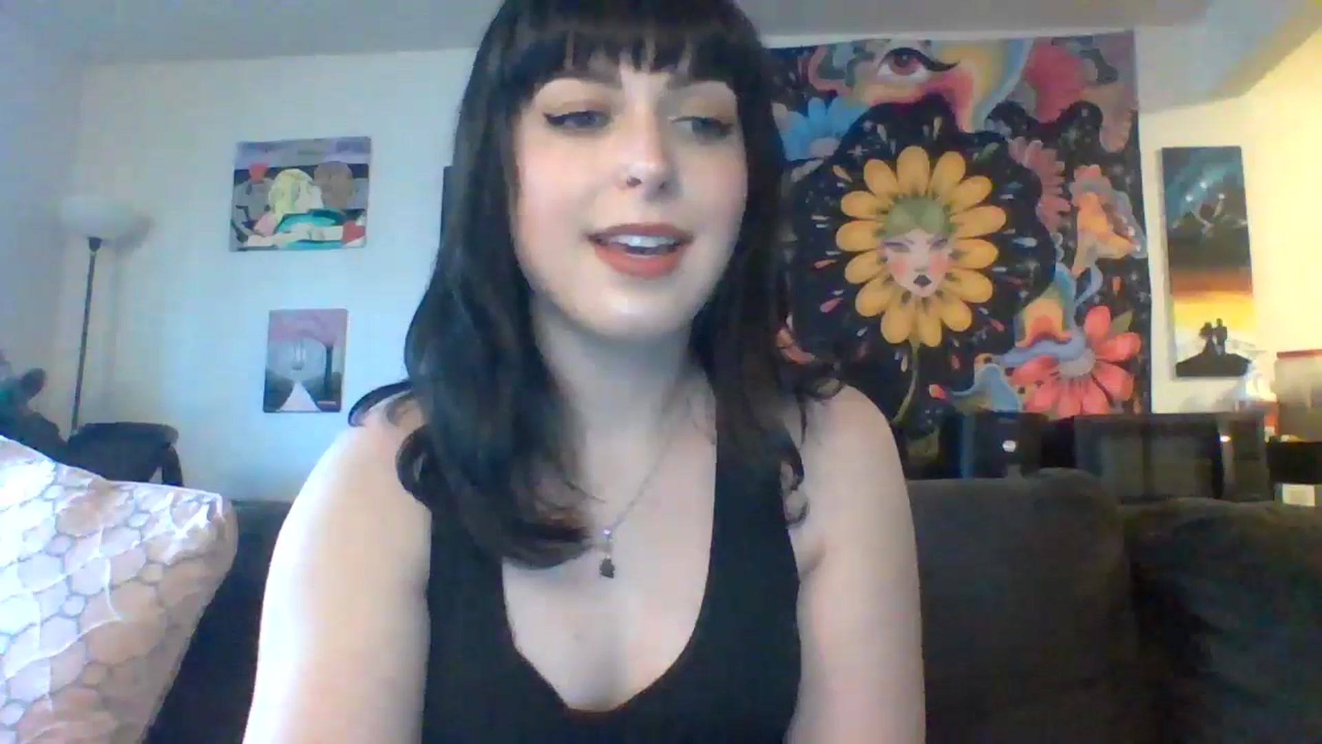 Gallery image thumbnail from AuroraLightz's myfreecams stream on, 05/16/2025, 20:05 image 16 of 20