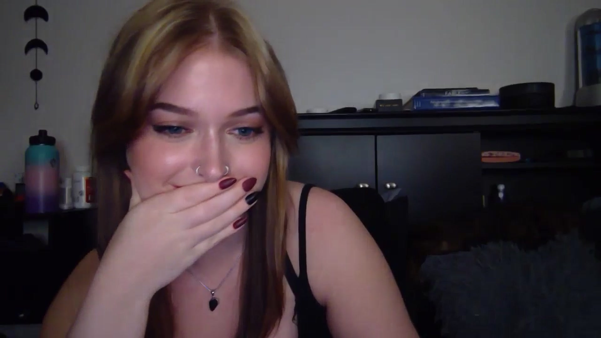 Gallery image thumbnail from AuroraLightz's myfreecams stream on, 11/25/2025, 08:11 image 11 of 20