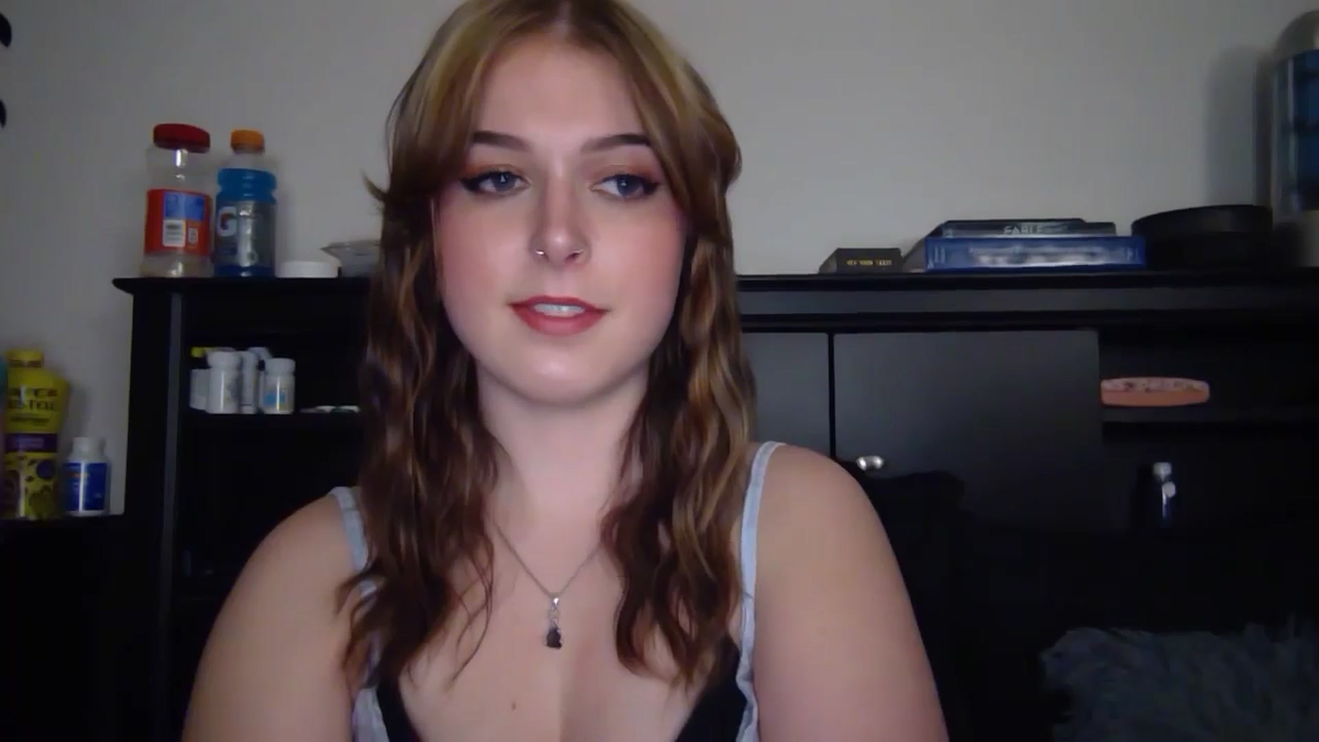 Gallery image thumbnail from AuroraLightz's myfreecams stream on, 12/09/2025, 17:56 image 6 of 20