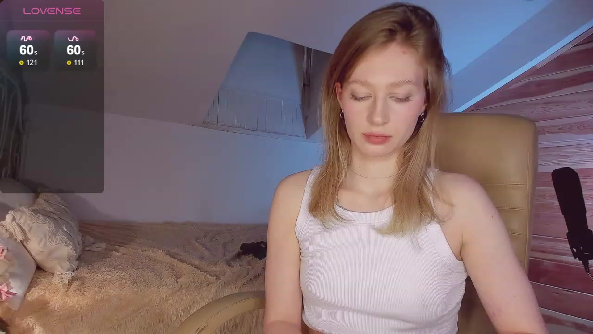 Gallery image thumbnail from AuroraShy's myfreecams stream on, 03/16/2024, 16:17 image 1 of 20