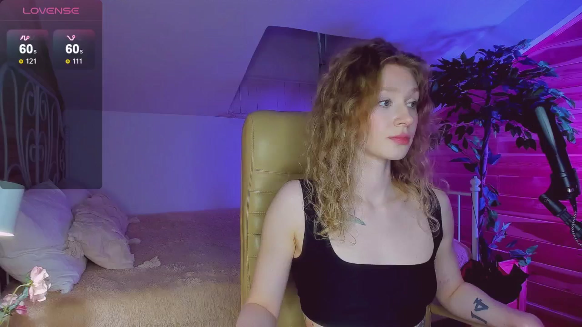 Gallery image thumbnail from AuroraShy's myfreecams stream on, 04/25/2024, 14:27 image 13 of 20