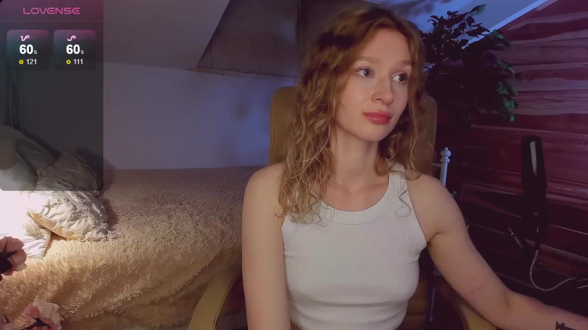 Gallery image thumbnail from AuroraShy's myfreecams stream on, 05/05/2024, 17:37 image 6 of 20
