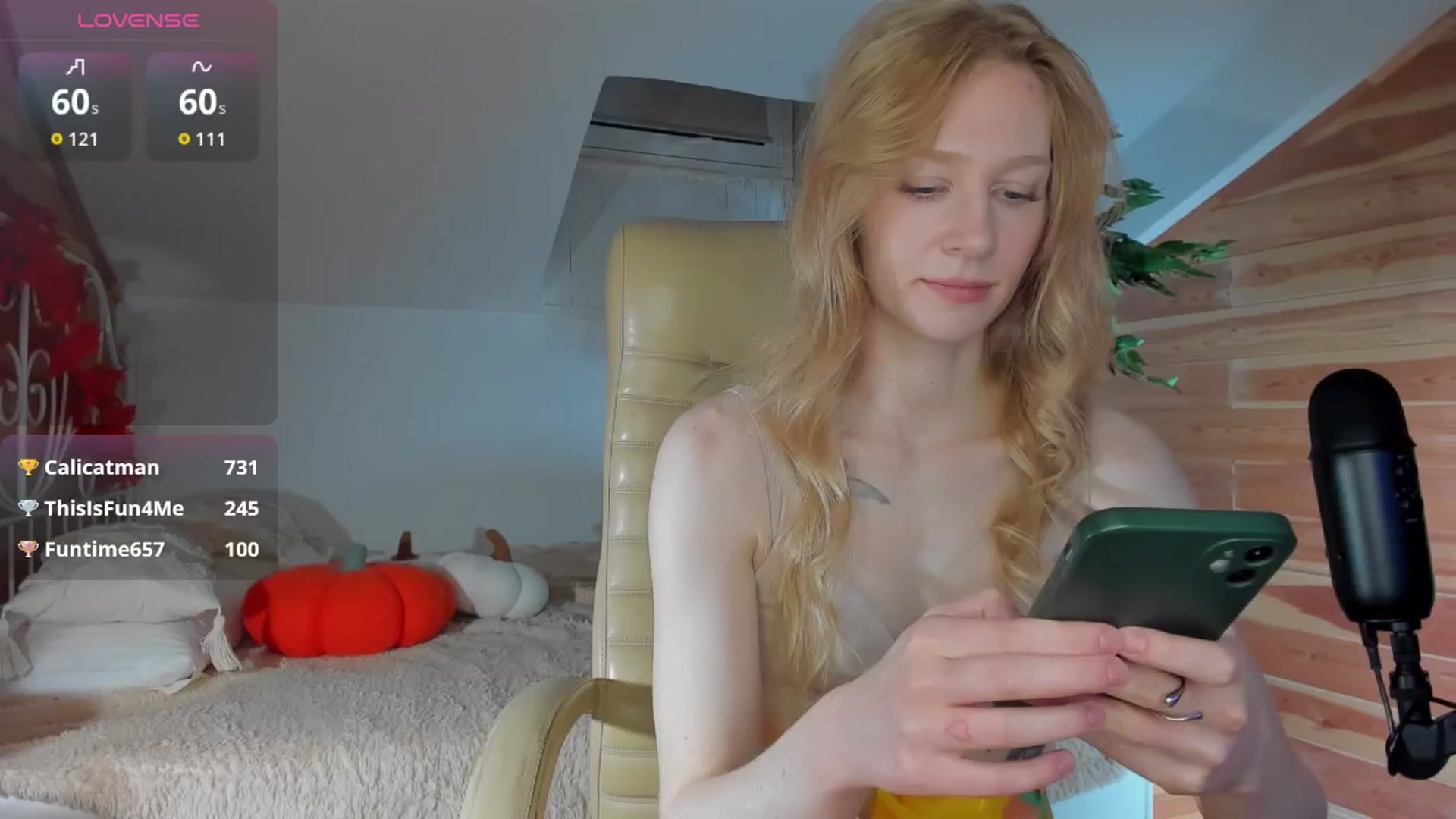 Gallery image thumbnail from AuroraShy's myfreecams stream on, 10/26/2025, 15:21 image 10 of 20
