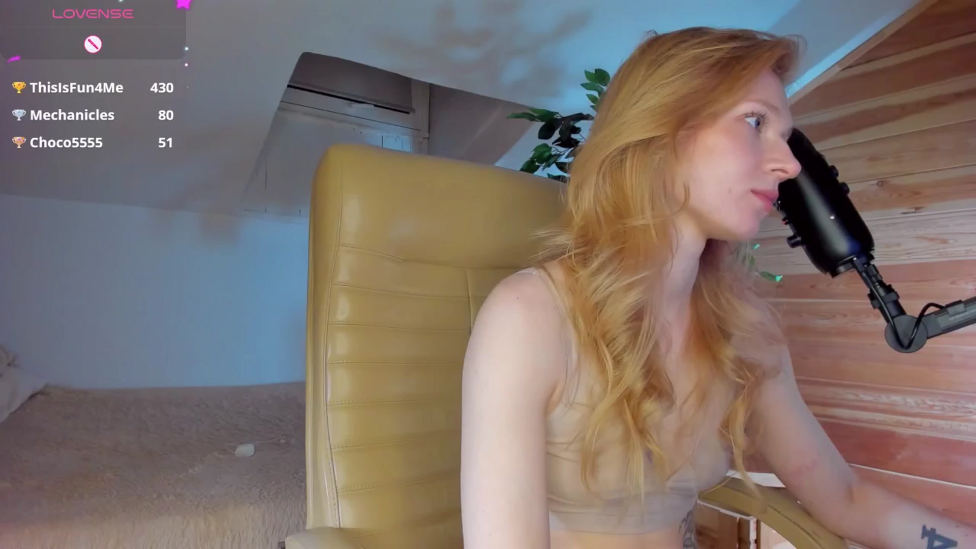 Gallery image thumbnail from AuroraShy's myfreecams stream on, 11/16/2025, 15:14 image 19 of 20