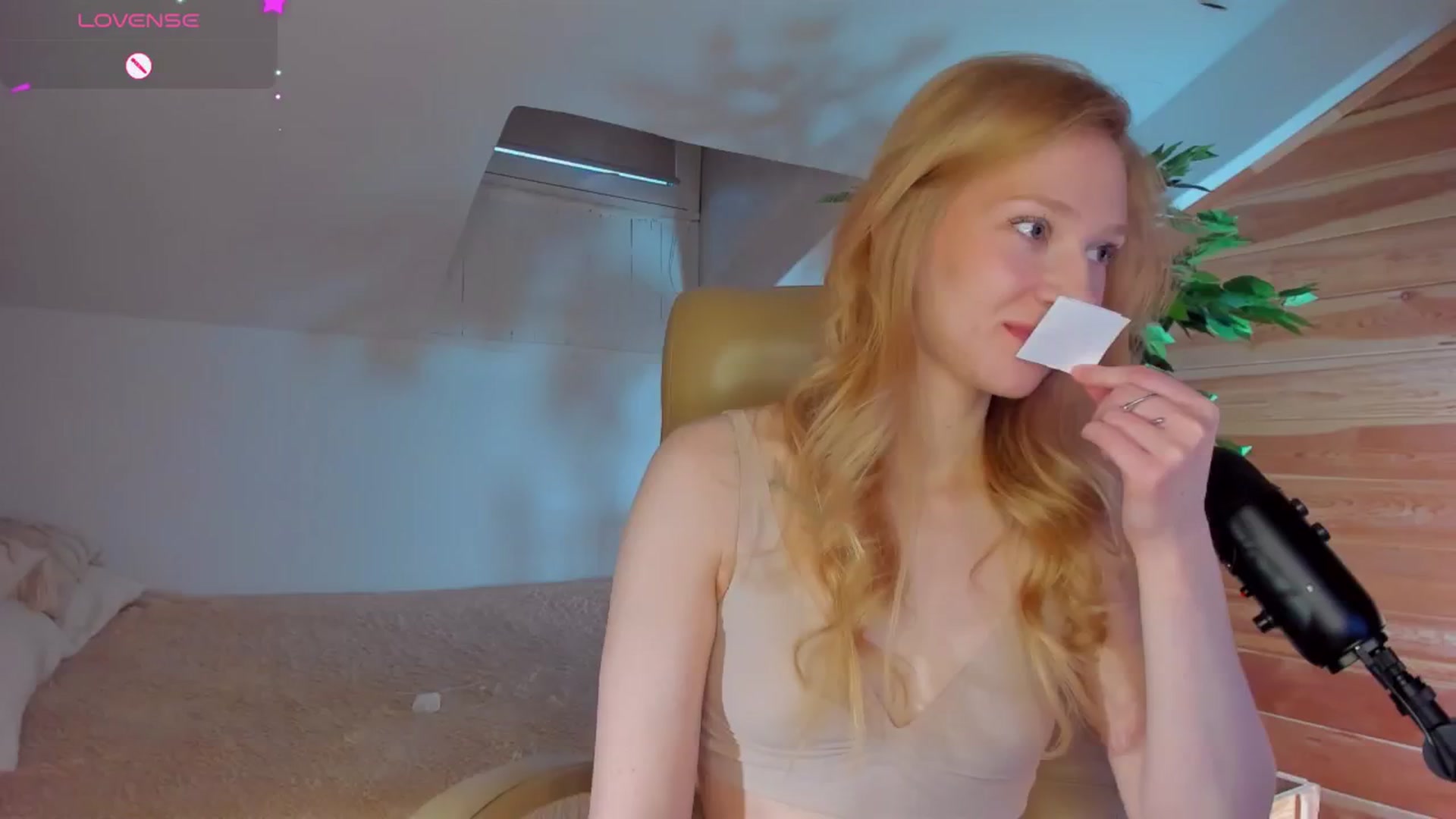 Gallery image thumbnail from AuroraShy's myfreecams stream on, 11/16/2025, 15:14 image 1 of 20