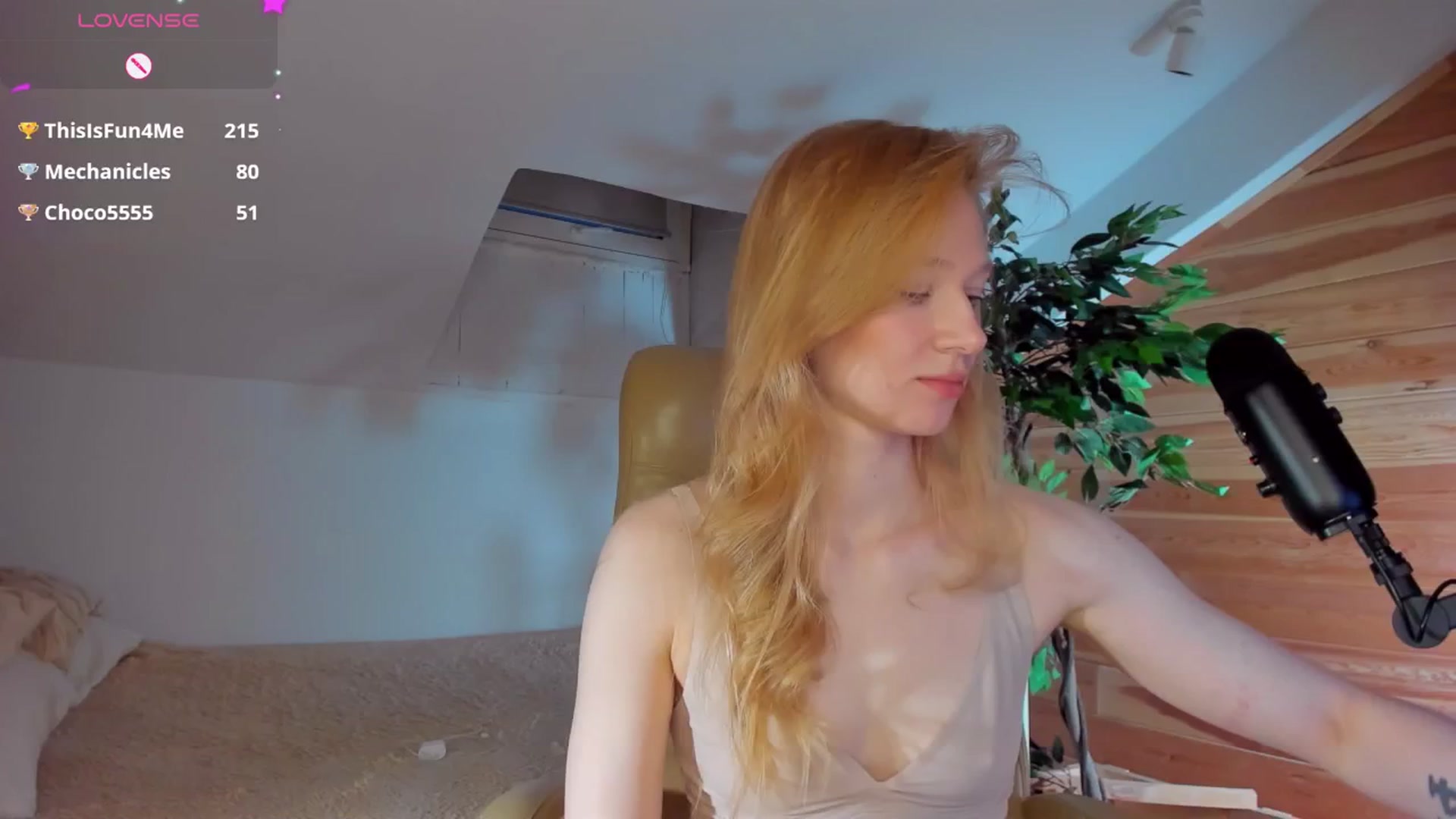 Gallery image thumbnail from AuroraShy's myfreecams stream on, 11/16/2025, 15:14 image 10 of 20