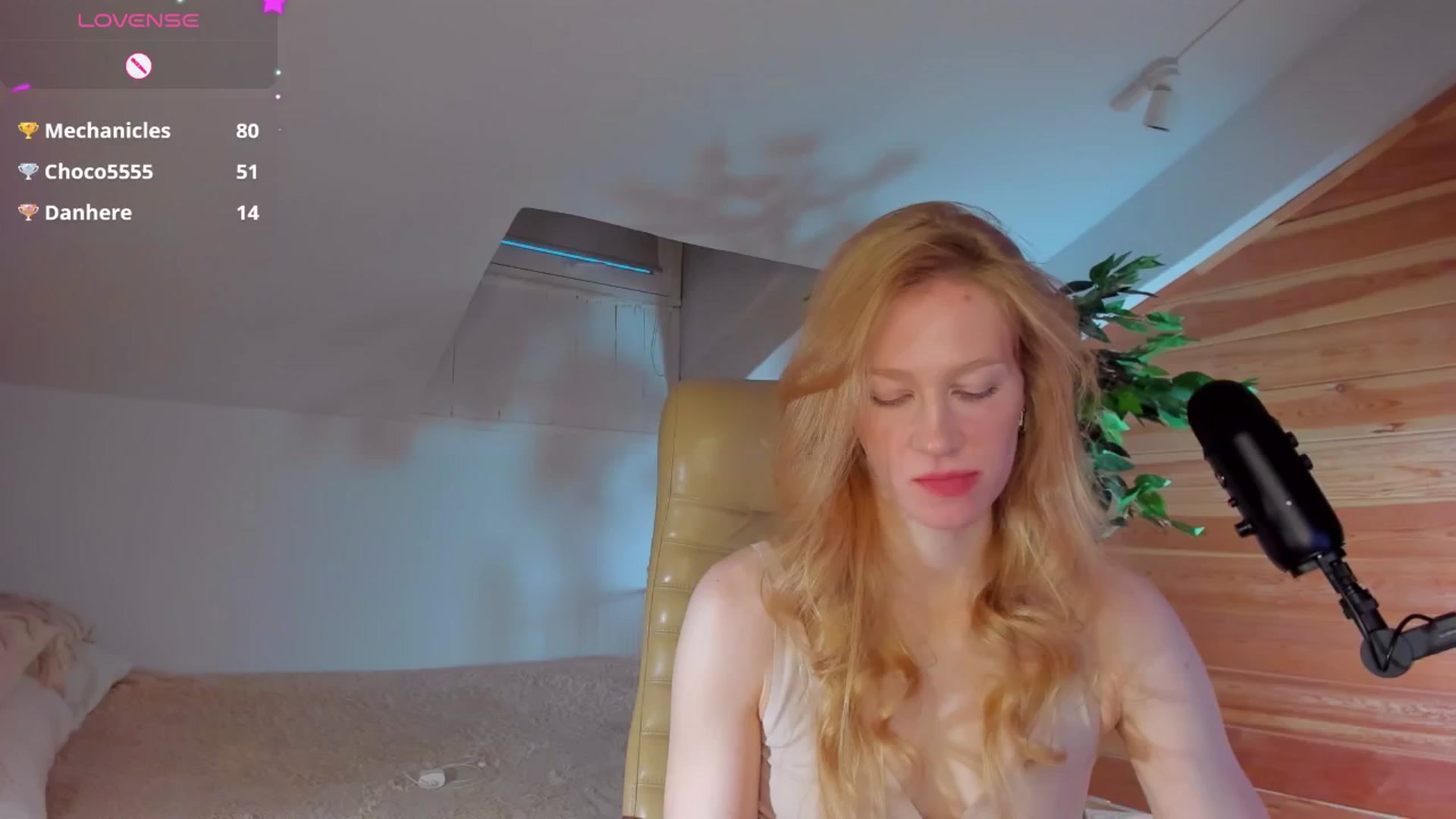 Gallery image thumbnail from AuroraShy's myfreecams stream on, 11/16/2025, 15:14 image 6 of 20