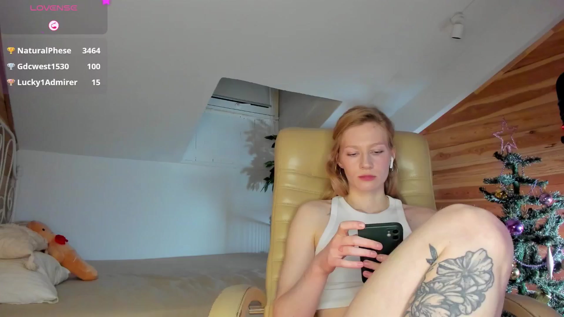 Gallery image thumbnail from AuroraShy's myfreecams stream on, 12/06/2025, 15:44 image 20 of 20