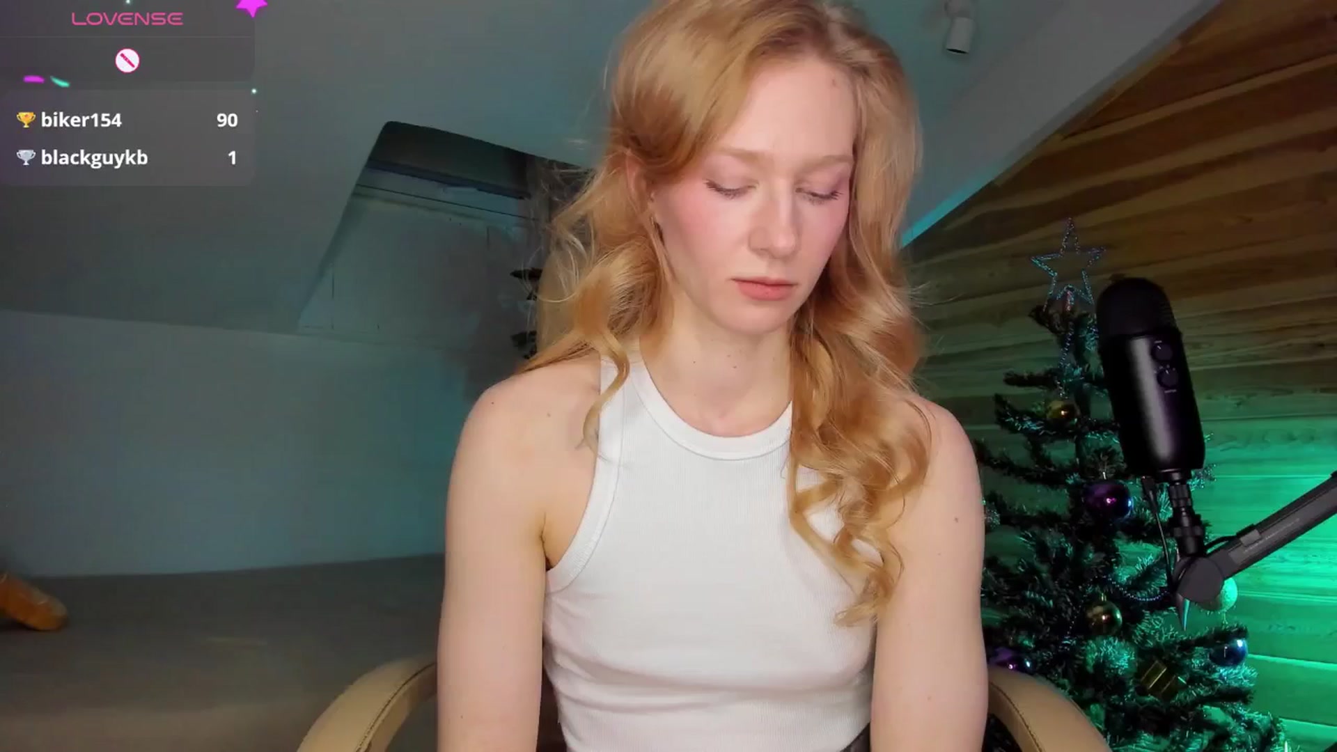 Gallery image thumbnail from AuroraShy's myfreecams stream on, 12/13/2025, 15:03 image 3 of 20