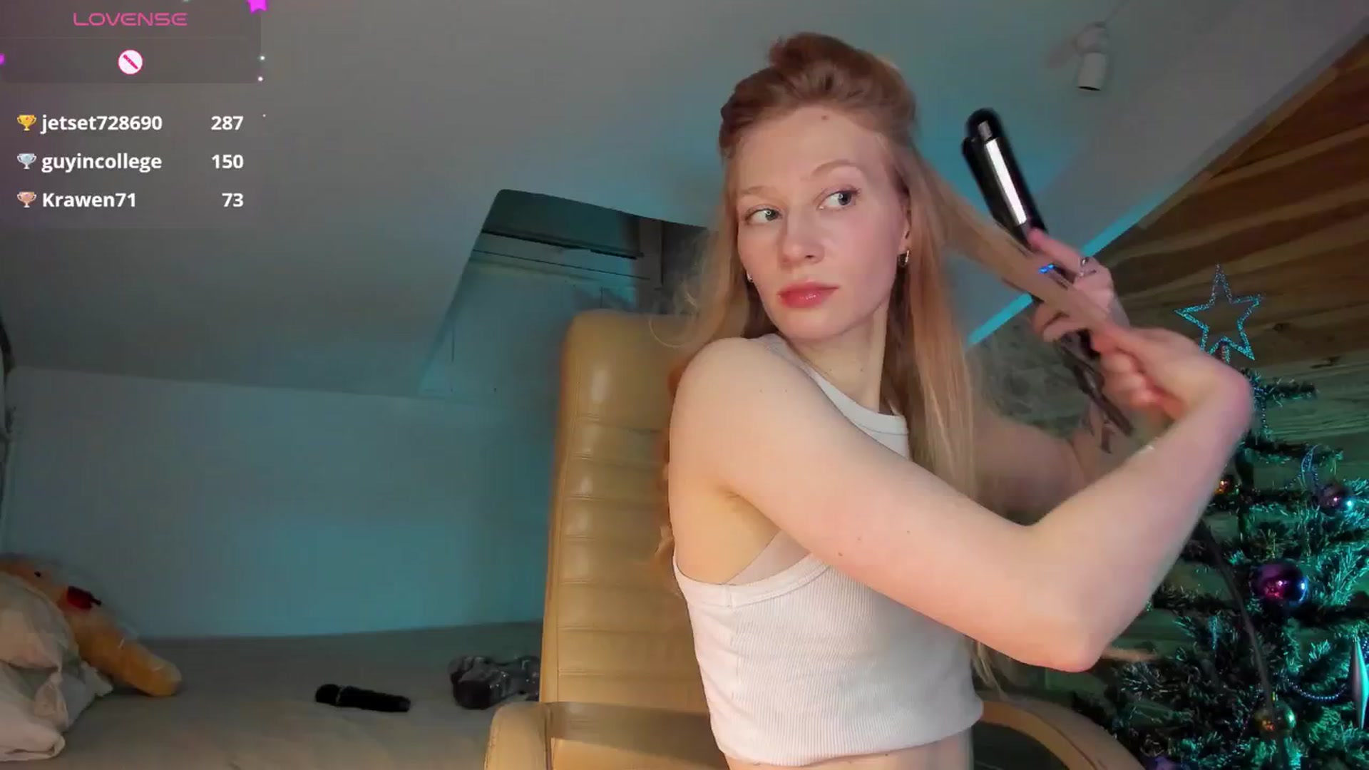 Gallery image thumbnail from AuroraShy's myfreecams stream on, 12/16/2025, 14:55 image 15 of 20