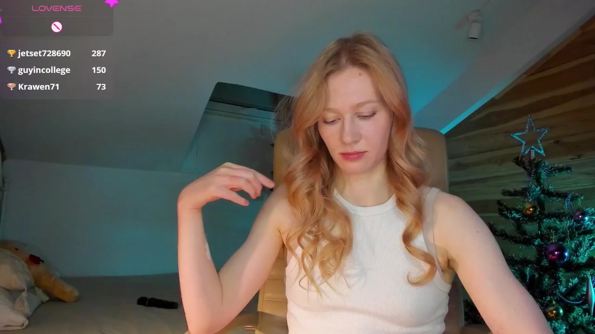 Gallery image thumbnail from AuroraShy's myfreecams stream on, 12/16/2025, 14:55 image 17 of 20