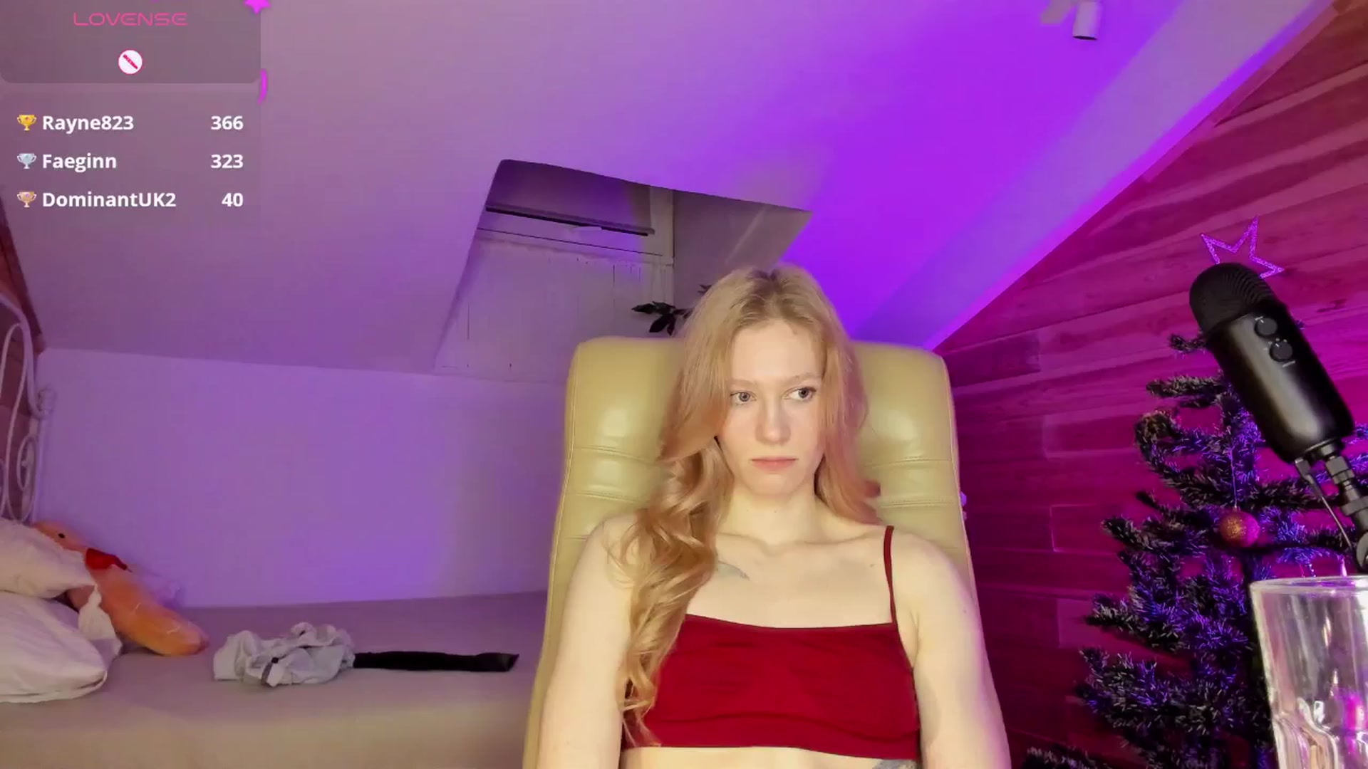 Gallery image thumbnail from AuroraShy's myfreecams stream on, 12/20/2025, 14:47 image 16 of 20
